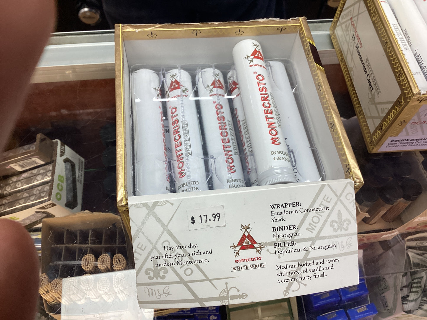 Montecristo white series robusto Grande 52X5