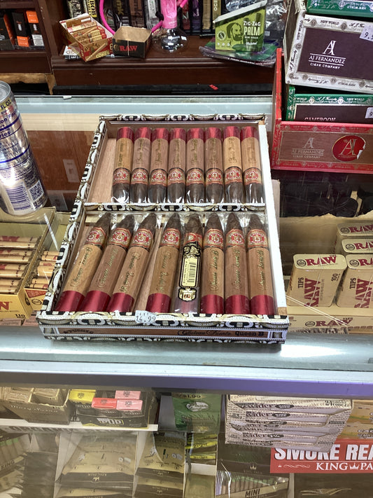 Arturo Fuente gran reserva chateau Fuente  Queen B sun grown